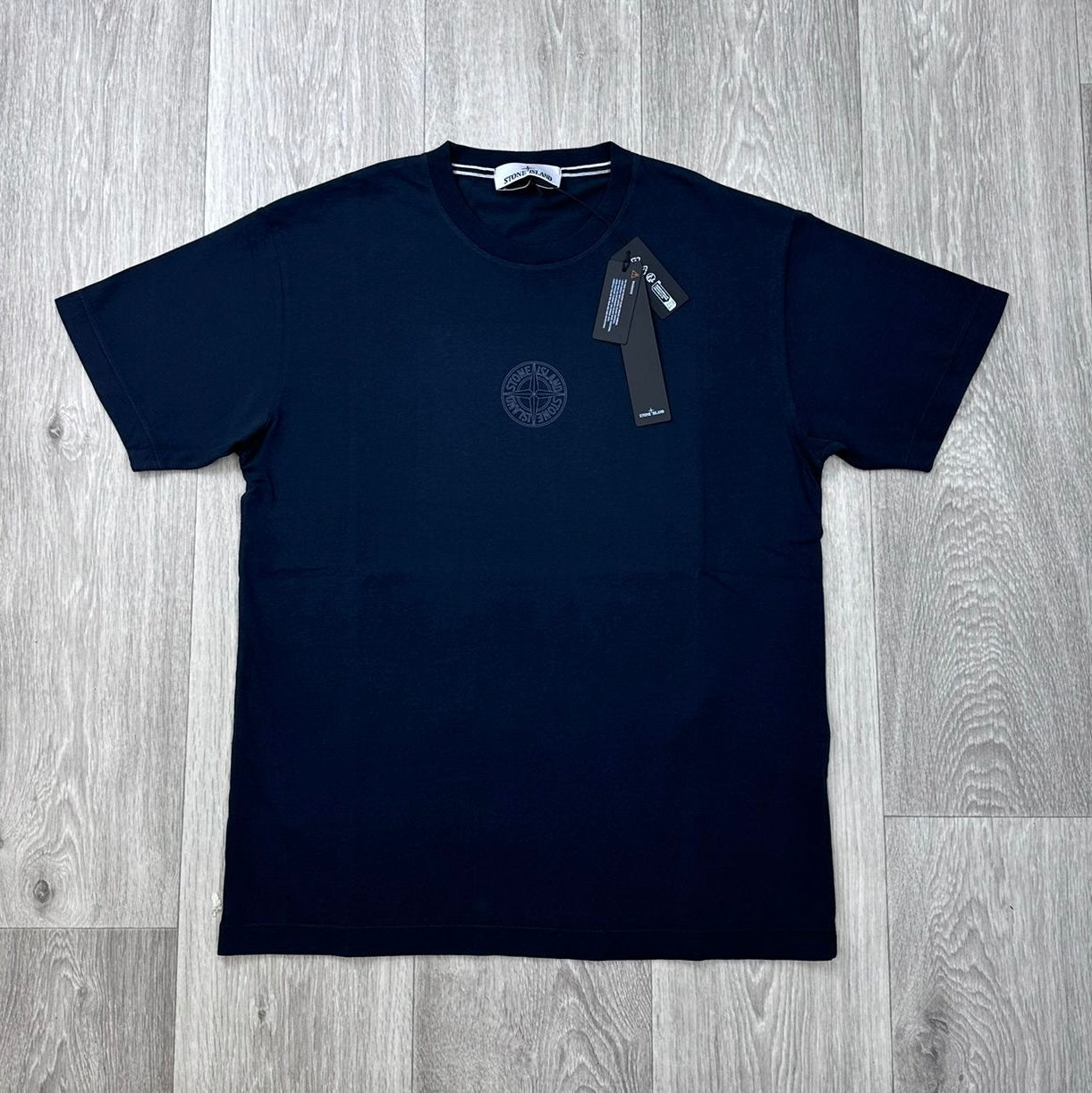 Tシャツ・カットソー STONE  NAVY BLUE COTTON T-SHIRT WITH LOGO PATCH 23858090_53994961_600.jpg